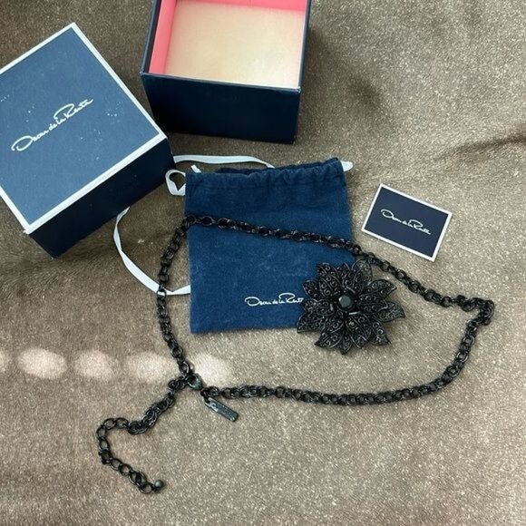 Oscar de la Renta Chain Rhinestone Brooch Belt Set - Picture 2 of 9